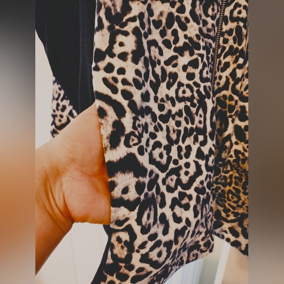 Jones New York leopard print Zip-up Sports Jacket 2X. Black accent sides - Picture 5 of 8